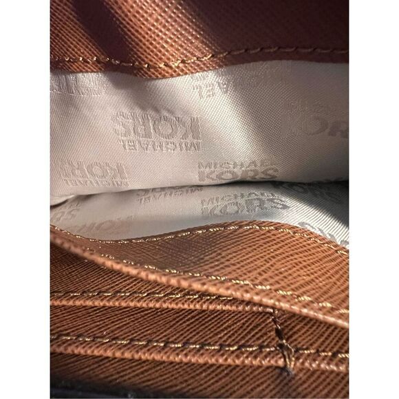 Michael Kors Fulton Carryall Leather Wallet Camel Brown Gold Hardware Classic - Picture 13 of 16